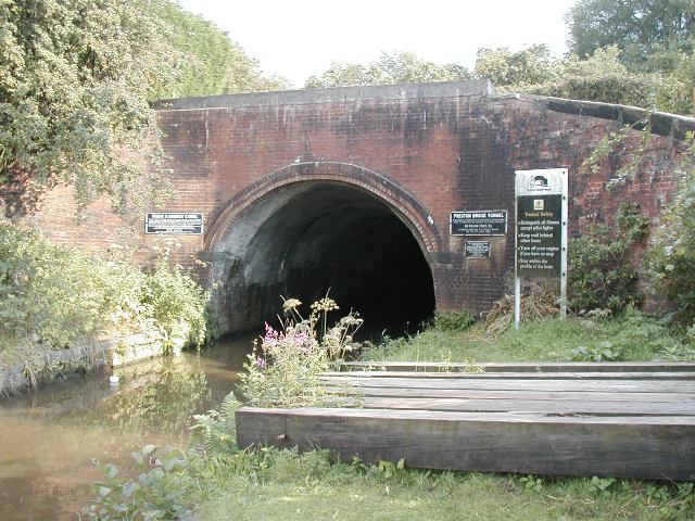 Northern portal ofPreston Brook Tunnel